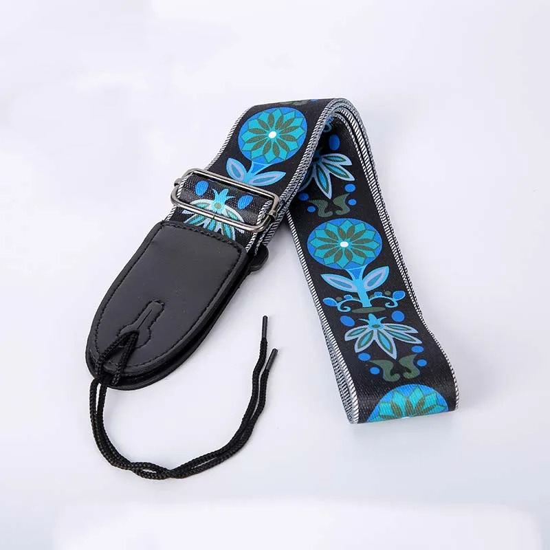 Stoffgurte mit einem blauen Blumenmuster