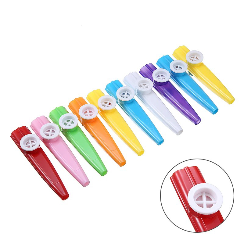 Komplettes Set von 10 Kazoos für Kinder