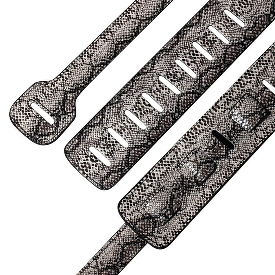 Details Gitarrengurt mit grauem Schlangenhautmuster