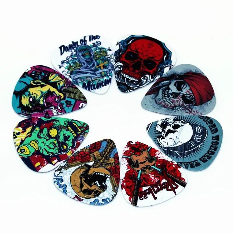 Set von 10 Gitarrenplektren mit Totenkopf-Motiv aus der Skull-Serie