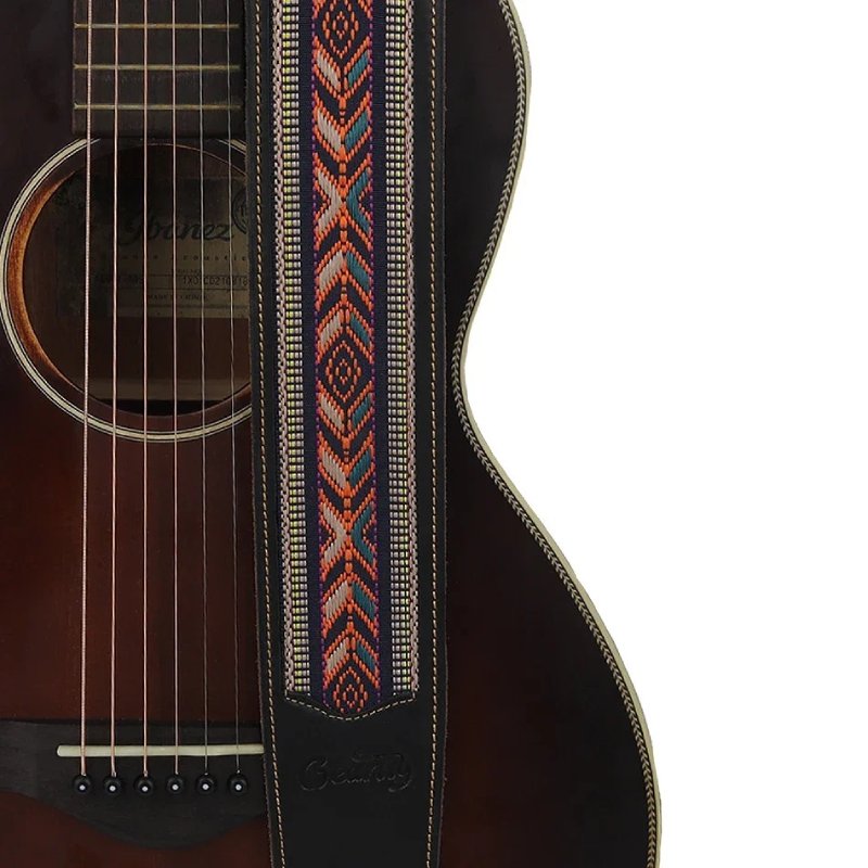 Echter Leder Gitarrengurt mit Ethno-Glanz