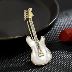 Elektrische Gitarren-Brosche aus weißem Perlmutt