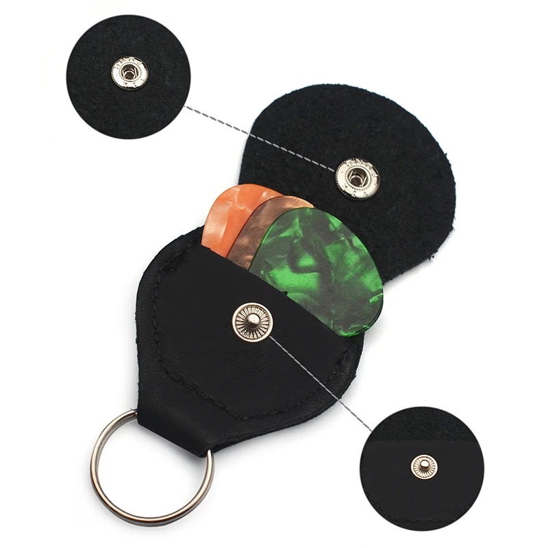Details zum Set von 2 Gitarrenschlüsselanhängern aus Leder mit Etui für Plektren - 3 Farben - 6 Plektren enthalten