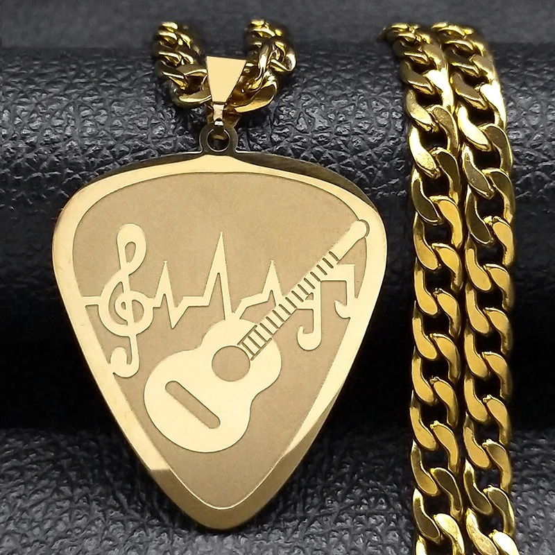 Anhänger in Form eines Gitarren-Plektren und Musiknoten in Goldfarbe