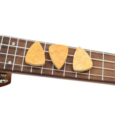 Set von 4 farbigen, weichen Filz-Plektren für Ukulele in Gelb