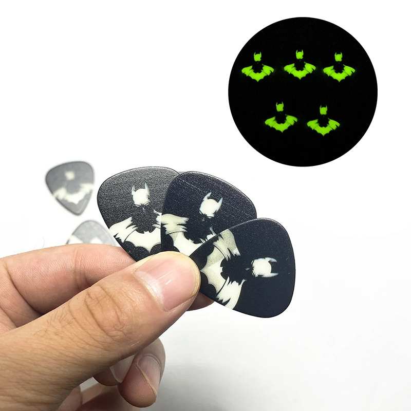 Details zu Gitarren-Plektren mit Fledermaus-Motiv, Set von 5 oder 50 Stück