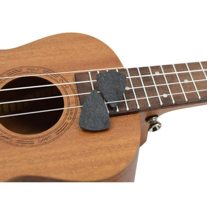 Set von 4 bunten, weichen Filz-Plektren für Ukulele in Schwarz