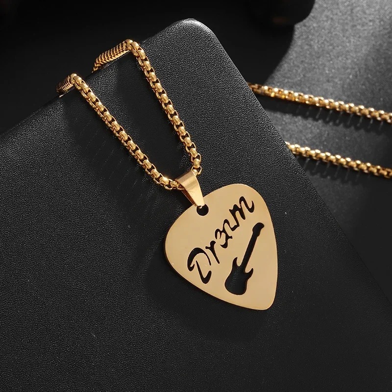 Vollständige Ansicht des Gitarrenanhängers "Gitarrentraum" in Goldfarbe