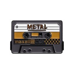 Bunter emaillierter Pin mit Retro-Kassetten-Motiv und der Aufschrift METAL