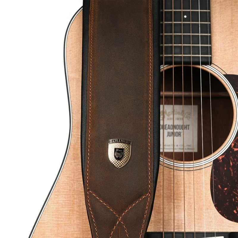 Details zum 'Vintage Eleganz' Premium-Leder Gitarrengurt