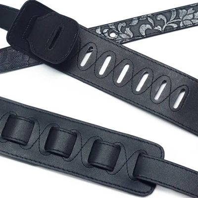 Vollständige Ansicht des eleganten Jacquard-Gitarrengurts