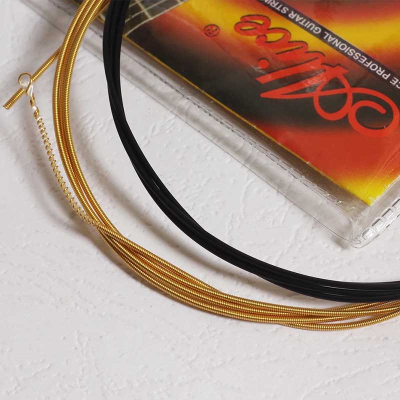 Avant Cordes Klassische Gitarrensaiten, in Bronze Farbe gewickelt für ein einzigartiges Aussehen