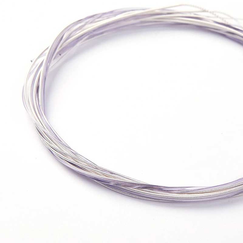Details zu ausgewählten Nylon-Titan-Gitarrensaiten für klassische Gitarre wegen ihres klaren und definierten Klangs