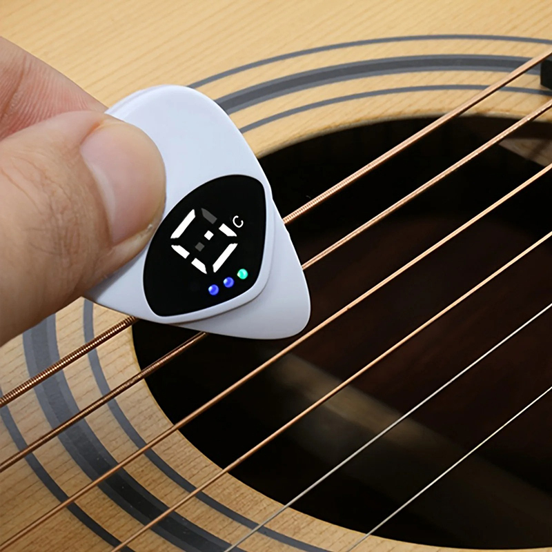 Avant Accordeur Médiator 2-in-1 - Stimmgerät mit 12-Ton-Temperament für Gitarre & Ukulele