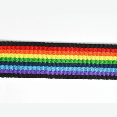 Detaillierte Ansicht einer bunten 'Lebendigen Regenbogen' Gitarrengurt