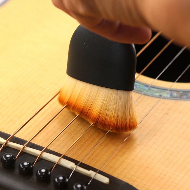 Reinigungsbürste für Gitarre, Klavier & Instrumente mit ultra-weichen, antistatischen Borsten99