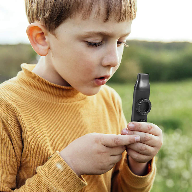 Doppelresonator-Kazoo - für verstärkte akustische Effekte