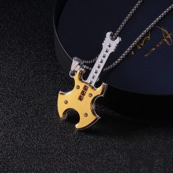 Anhänger Rock Gitarre - Goldene Kampfaxt
