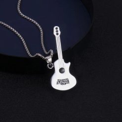 Anhänger Silberne Akustikgitarre im Rock-Stil