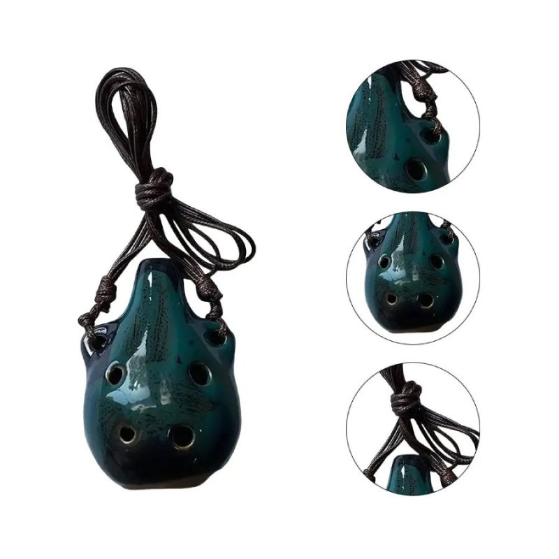 Detaillierte Ansicht einer Miniatur-Keramik-Ocarina - Musikalisches Anhänger mit 6 Löchern