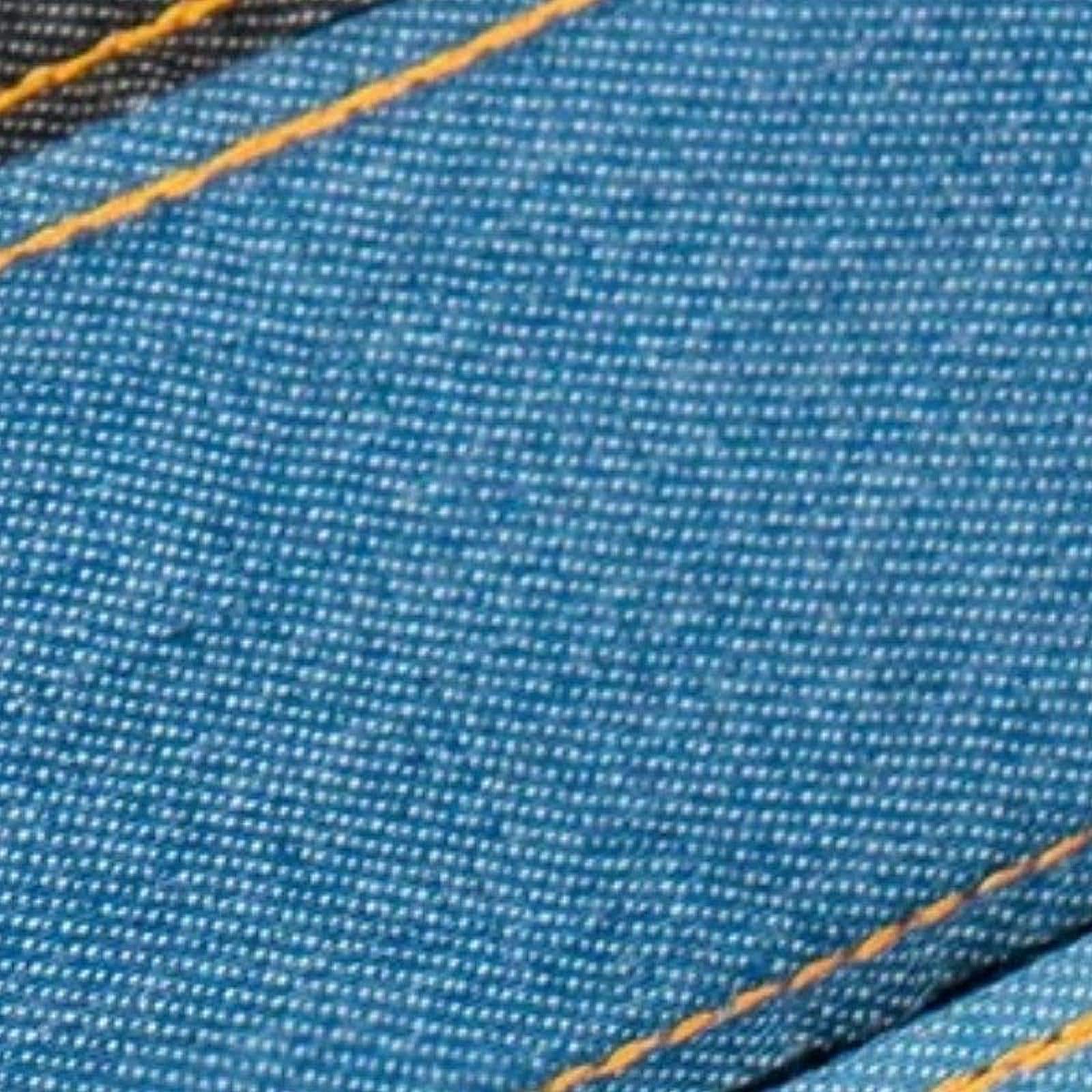 Detail des Stoffes des dunkelblauen Denim-Akustikgitarrengurts