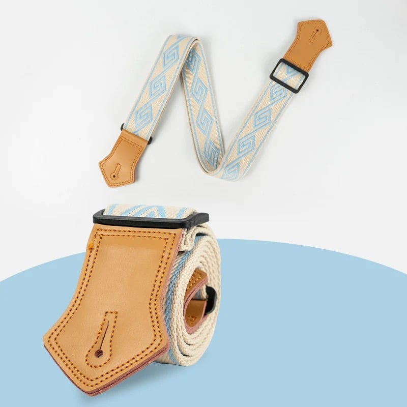 Details des Vintage Labyrinth Himmelblau Gitarrengurts