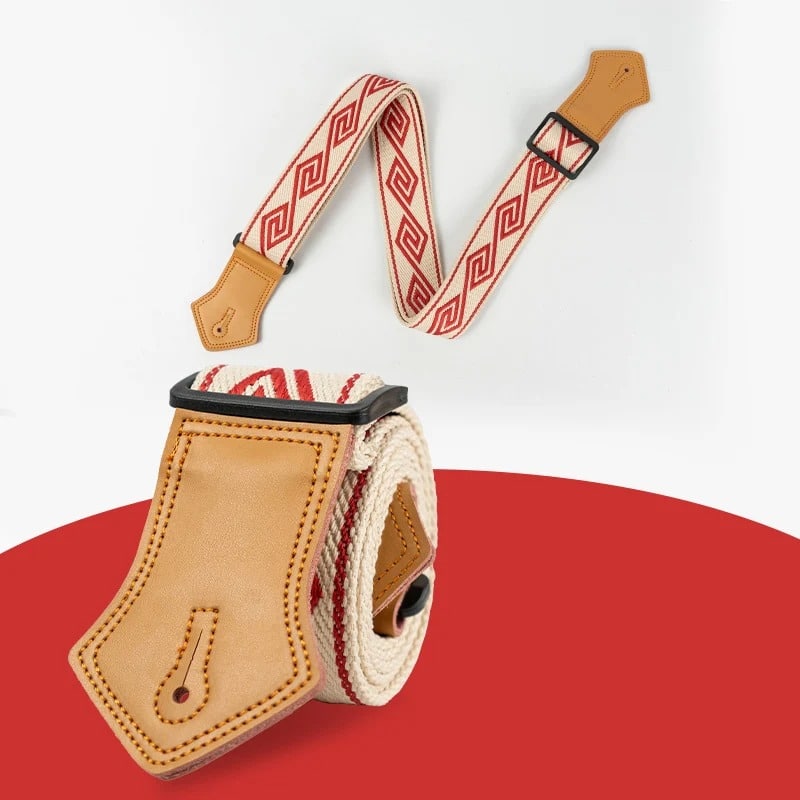Details des Vintage Labyrinth-Roten Gitarrengurts