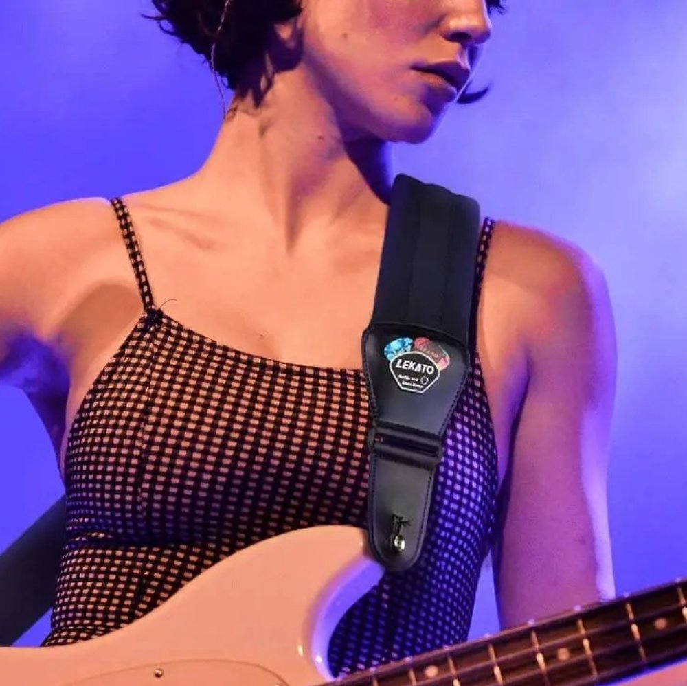 Magnifique Sangle de guitare en mousse à mémoire de forme - livrée avec 6 médiators et accessoires fixation