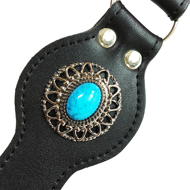 détils motifs sangle guitare en cuir incrustée de médaillons turquoises