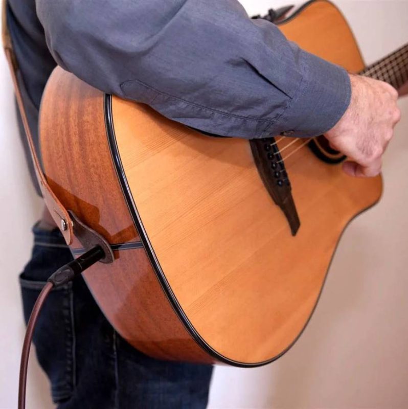 Détails de l'Adaptateur Jack de Sangle Guitare “Straplink Cuir Nomade"