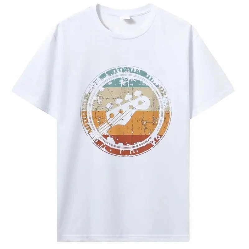 T-shirt blanc avec motif tête de guitare basse sur coucher de soleil rétro